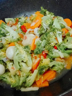Foto resep Brokoli wortel tumis seafood
