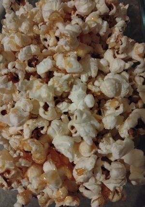 Une photo de Popcorn 🍿 au Caramel Croustillant 😋