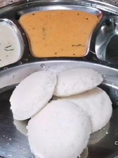 இட்லி தோசைக்கு ஏற்ற 2 சட்னி ஹோட்டல் ஸ்டைல் செய்முறை முக்கிய புகைப்படம்