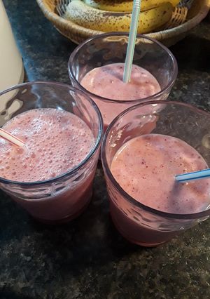 A picture of Frozen Cherry Lemonade.