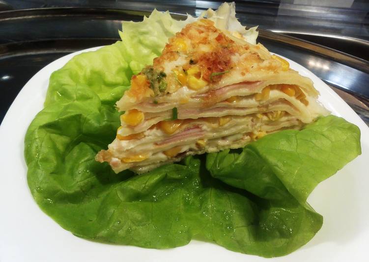 Sajtos-sonkás-kukoricás palacsinta torta