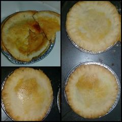 A picture of Chicken Peri-Peri Pies.
