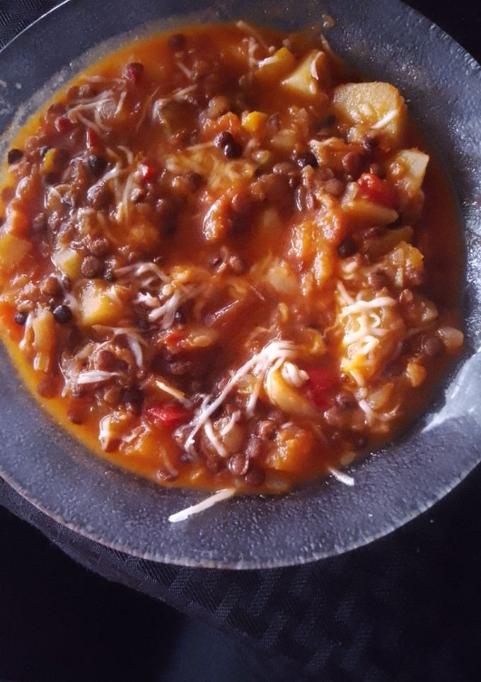 Una foto de Guiso de lenteja vegetariano para 2 personas