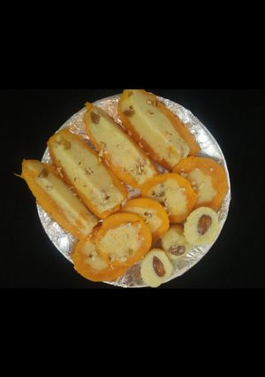A picture of Stuffed Rabri Mango Kulfi.