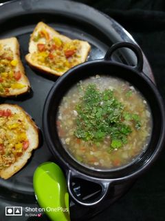 લેમન કોરીએન્ડર સૂપ (Lemon Coriander Soup Recipe In Gujarati) રેસીપી મુખ્ય ફોટો