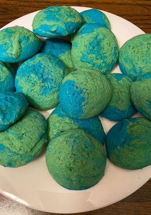 A picture of Earth day cookie.