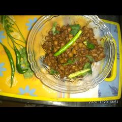 A picture of Kala chana masala.
