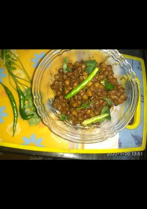 A picture of Kala chana masala.