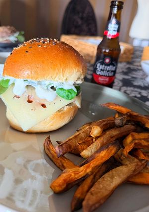 Una foto de Pan para hamburguesa sin lactosa 🍔