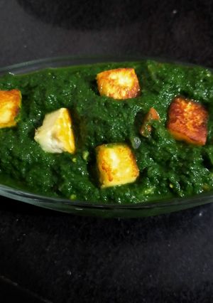 A picture of Palak Paneer.