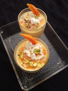 મેંગો લસ્સી (Mango lassi recipe in gujarati) રેસીપી મુખ્ય ફોટો
