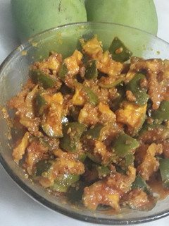 કેરી નું ખાટું અથાણું (Keri Khatu Athanu Recipe In Gujarati) રેસીપી મુખ્ય ફોટો