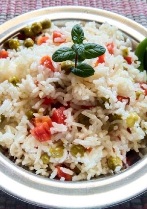 મટર પુલાવ (Matar Pulao Recipe In Gujarati) રેસીપી મુખ્ય ફોટો