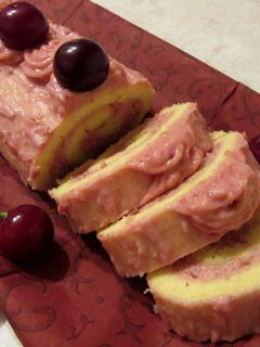 Meggyes piskótatekercs recept fotója
