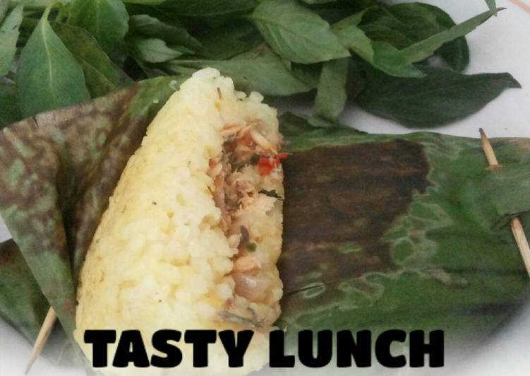 Nasi kuning Bakar Pampis Tongkol kemangi