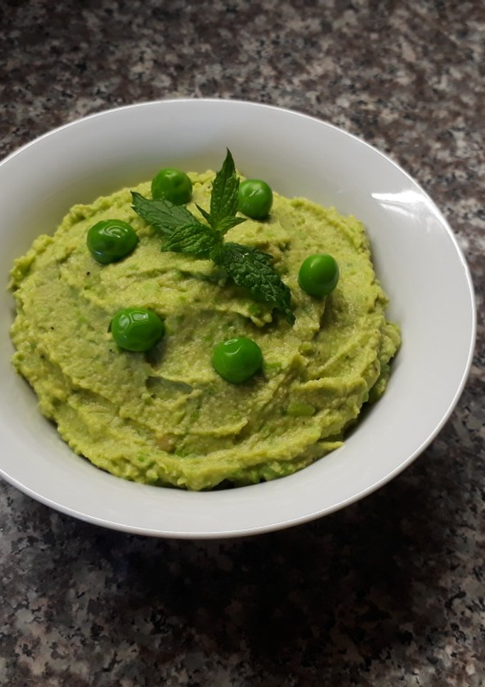 Una foto de Hummus de arvejas y castañas