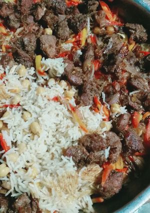 A picture of Kabuli pulao.