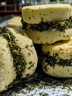 Una foto de ALFAJORES Salados, rellenos con Atún y Mayonesa...!😍