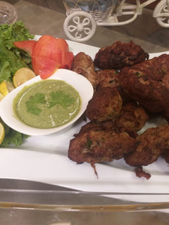 A picture of Reshmi kabab.