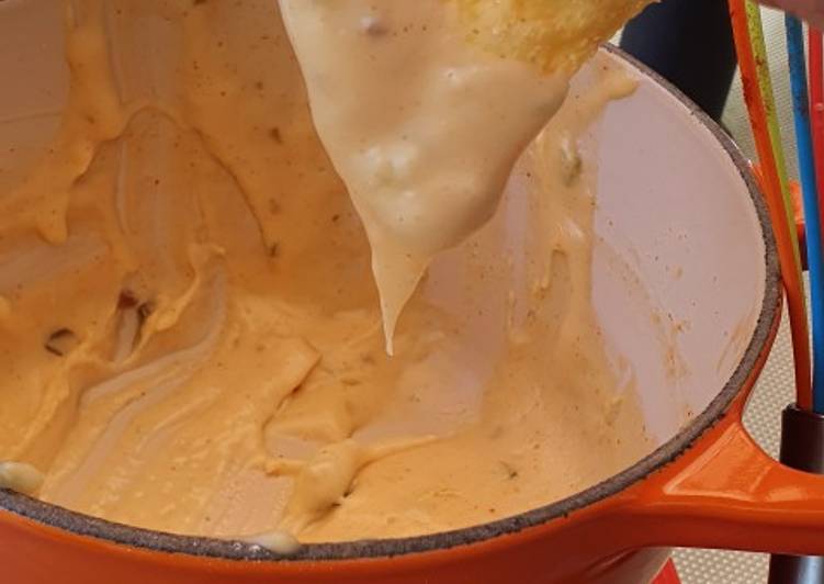 10 minute Nacho Cheese Sauce