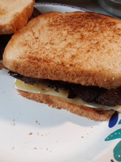 A picture of Leftover Lamb Sandwiches.