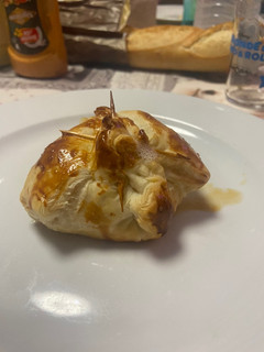 Une photo de Feuilleté chèvre miel