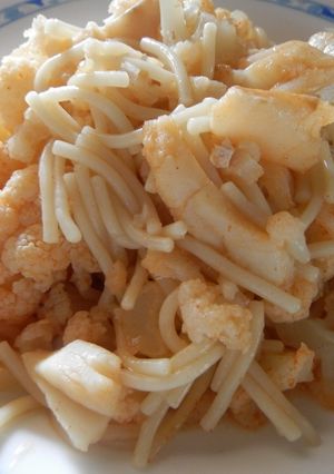 Foto principal de Coliflor con fideos y bacalao