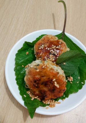 Hình của món Gà viên tía tô.