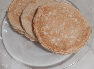 Foto di Pancake fit di albumi e farina di avena