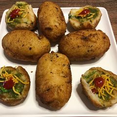 A picture of Bread Roll Chaat.