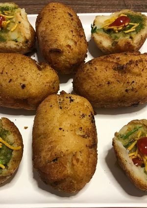A picture of Bread Roll Chaat.