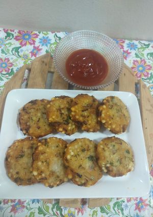 A picture of Sabudana vada.