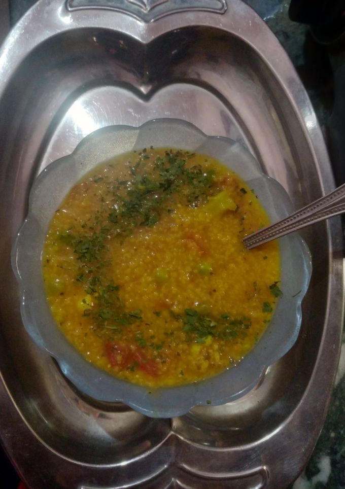 वेज दलिया (veg daliya recipe in Hindi) रेसिपी मुख्य फोटो