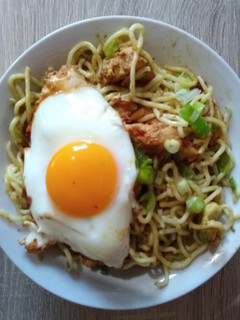 A picture of Egg, Chicken Noodle Stir Fry.