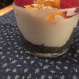 Yogurt Griego con Chía, Mango, frambuesa y avena