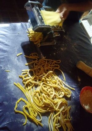 Una foto de Fideos caseros de huevo fáciles❤