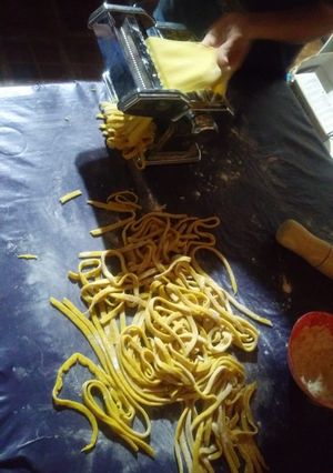 Una foto de Fideos caseros de huevo fáciles❤