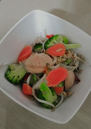 Foto resep Tumis brokoli tauge basis (baso+sosis)