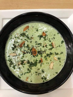 A picture of Broccoli Green Almond soup.