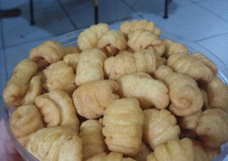 Resep Kue Garpu….😋 Maknyus rasanya renyah dan gurih yang Enak Banget