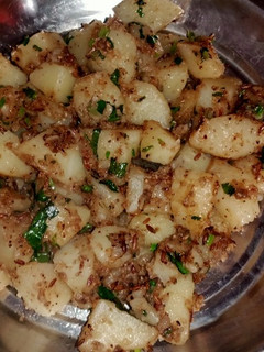 फलाहारी आलू (falahari aloo recipe in hiindi) रेसिपी मुख्य फोटो