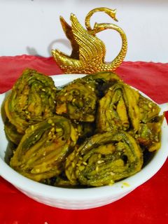 પાત્રા (અળવી ના પાન વ્હીલ ભજિયા) રેસીપી મુખ્ય ફોટો
