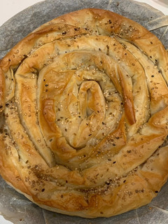 Una foto de Pastel crujiente gorgonzola y jamón dulce