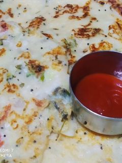 सूजी का उत्तपम (suji ka uttapam recipe in Hindi) रेसिपी मुख्य फोटो