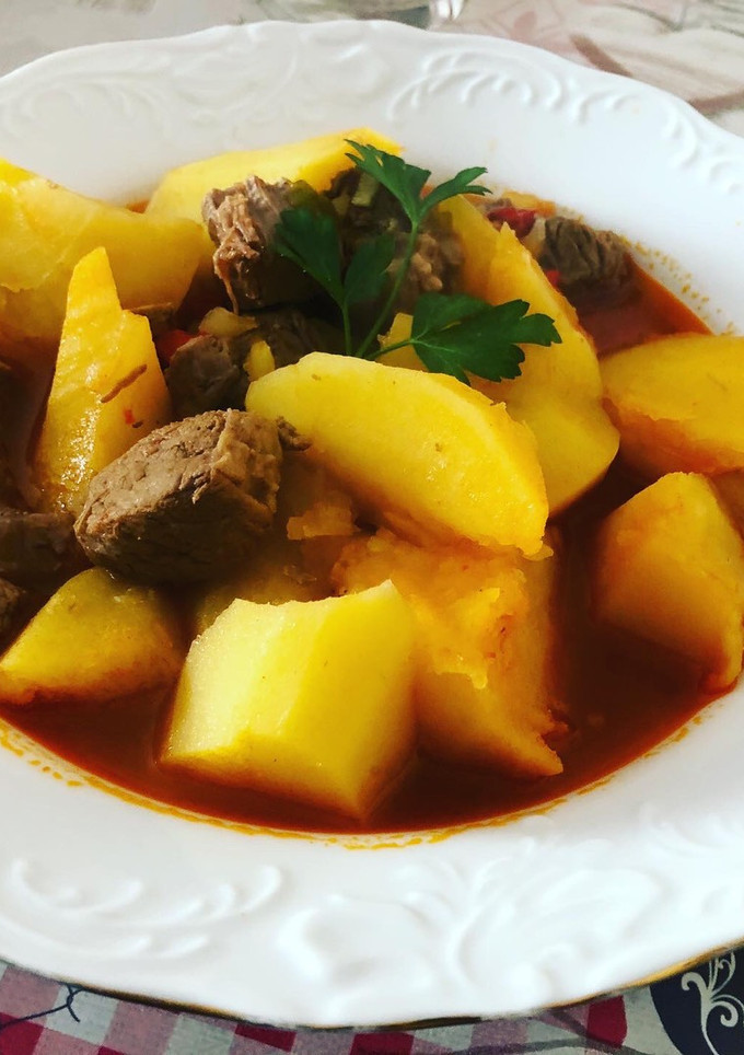 Una foto de Estofado de ternera con patatas