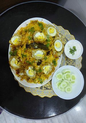 A picture of Chicken nargisi kofta biryani.