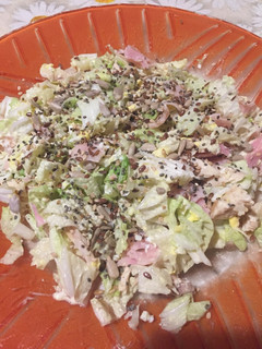 Una foto de Almuerzo / cena light: ensalada súper proteica