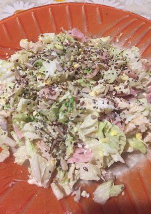 Una foto de Almuerzo / cena light: ensalada súper proteica