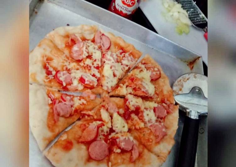 Pizza Sosis Keju Mozarella