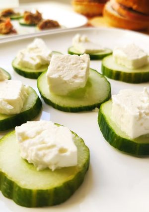 Une photo de Apéro facile, bouchées concombre